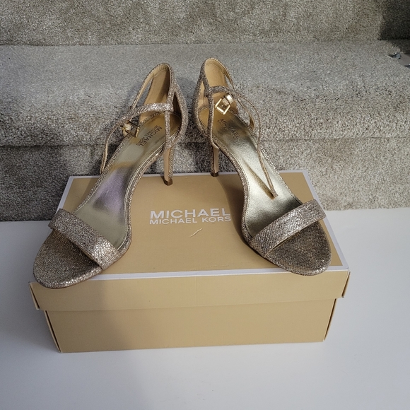 Michael Kors - Picture 1 of 1